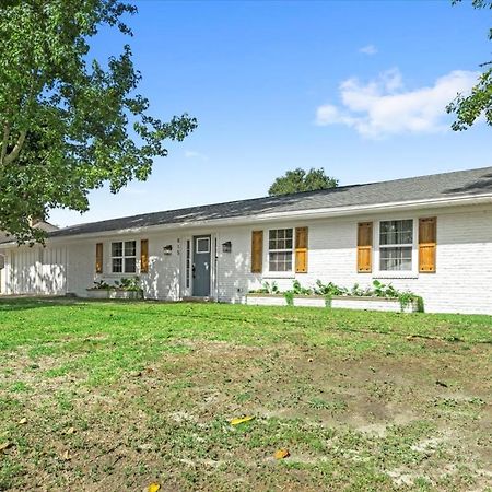 Ranch Home Gem 5Br Home Sleeps 12 With Game Room Gulfport Bagian luar foto