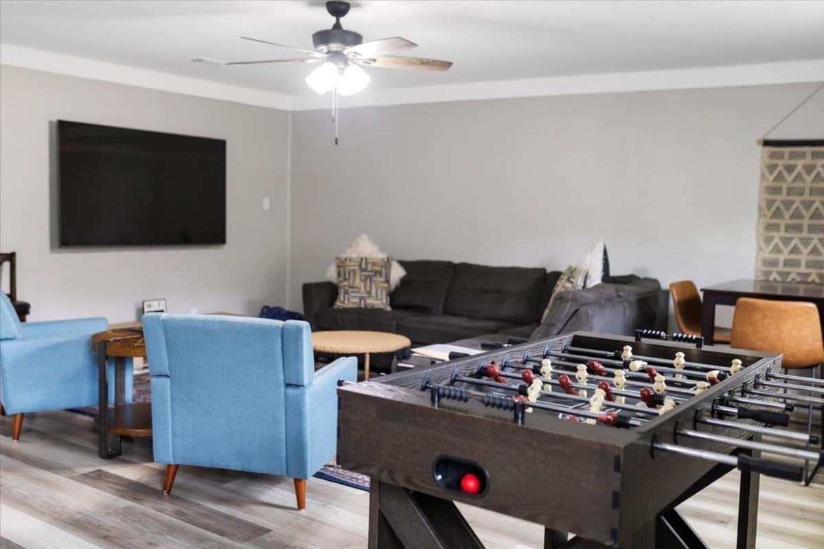 Ranch Home Gem 5Br Home Sleeps 12 With Game Room Gulfport Bagian luar foto