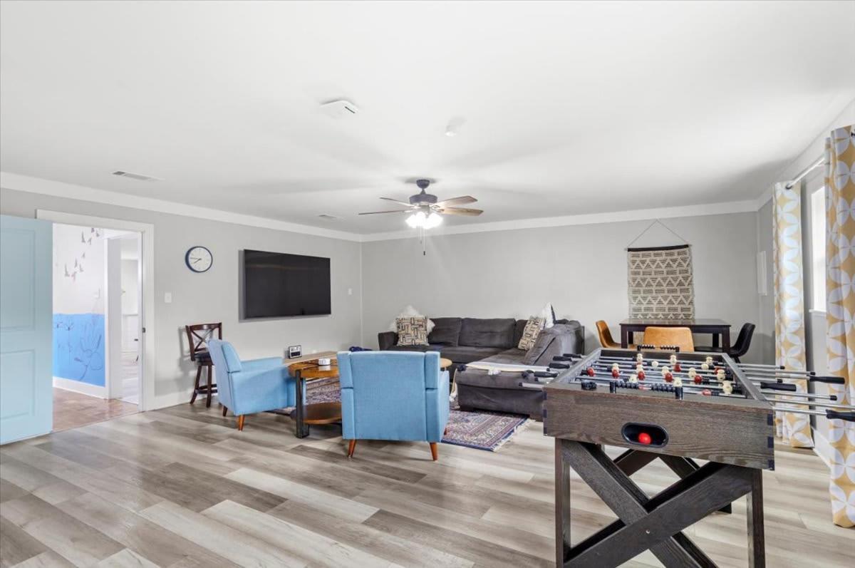 Ranch Home Gem 5Br Home Sleeps 12 With Game Room Gulfport Bagian luar foto
