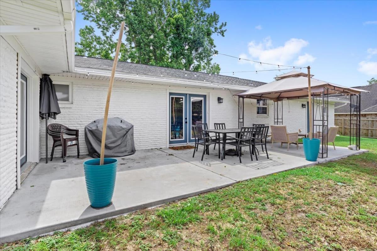 Ranch Home Gem 5Br Home Sleeps 12 With Game Room Gulfport Bagian luar foto