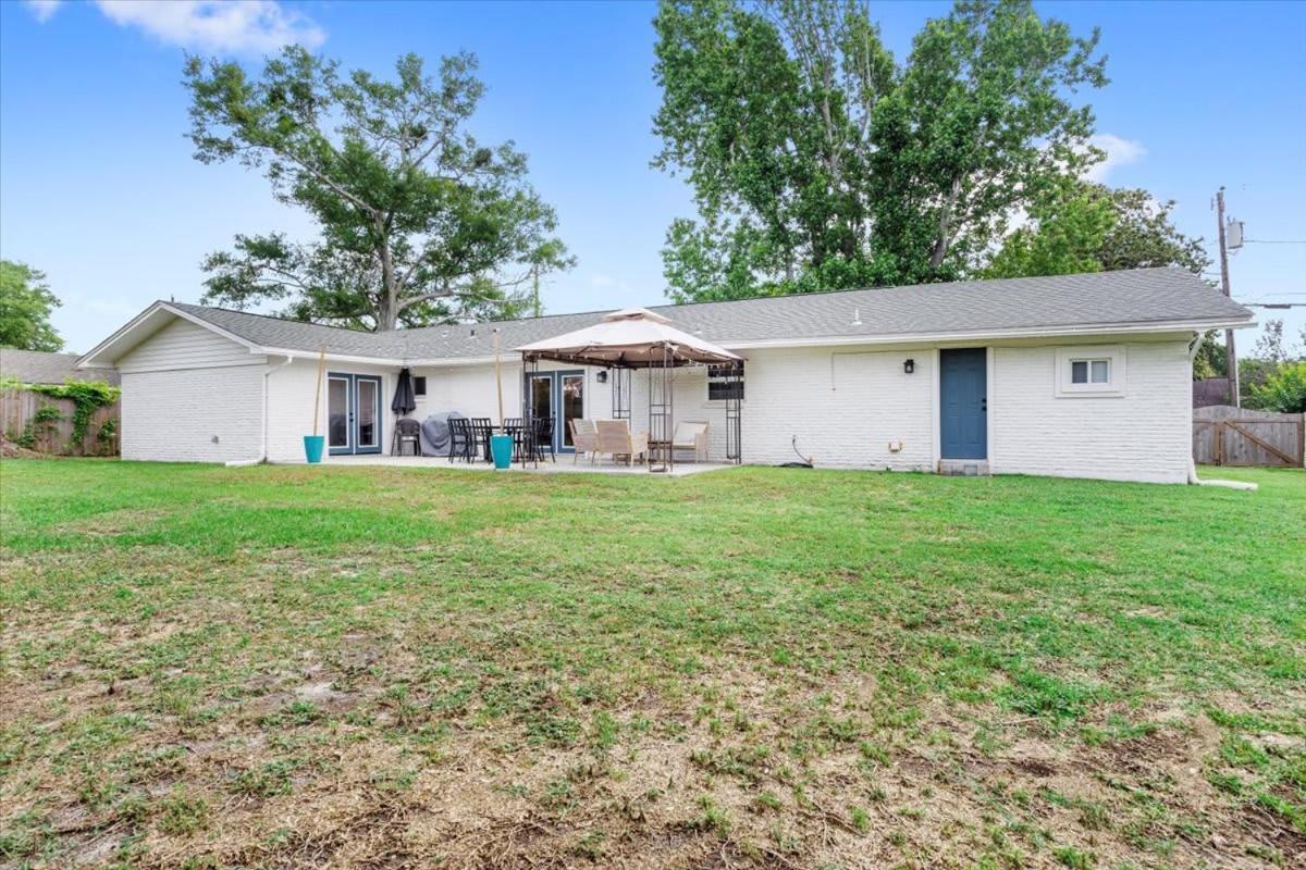 Ranch Home Gem 5Br Home Sleeps 12 With Game Room Gulfport Bagian luar foto