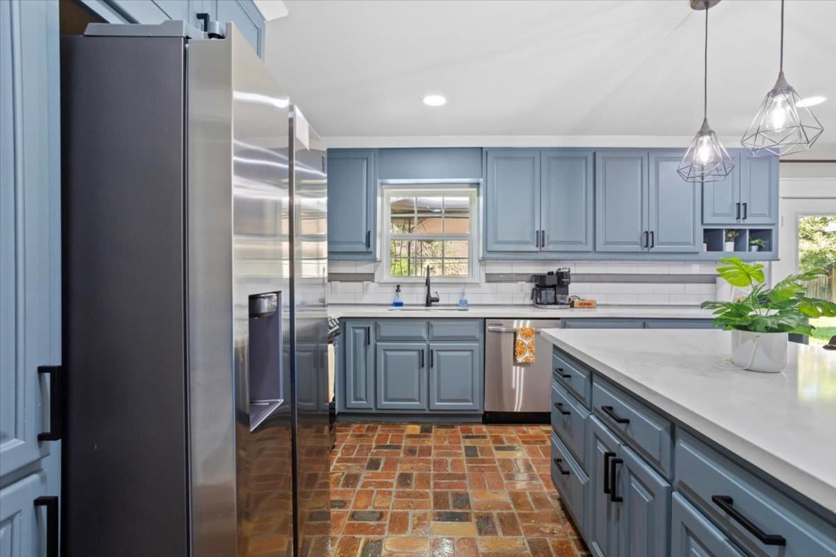 Ranch Home Gem 5Br Home Sleeps 12 With Game Room Gulfport Bagian luar foto
