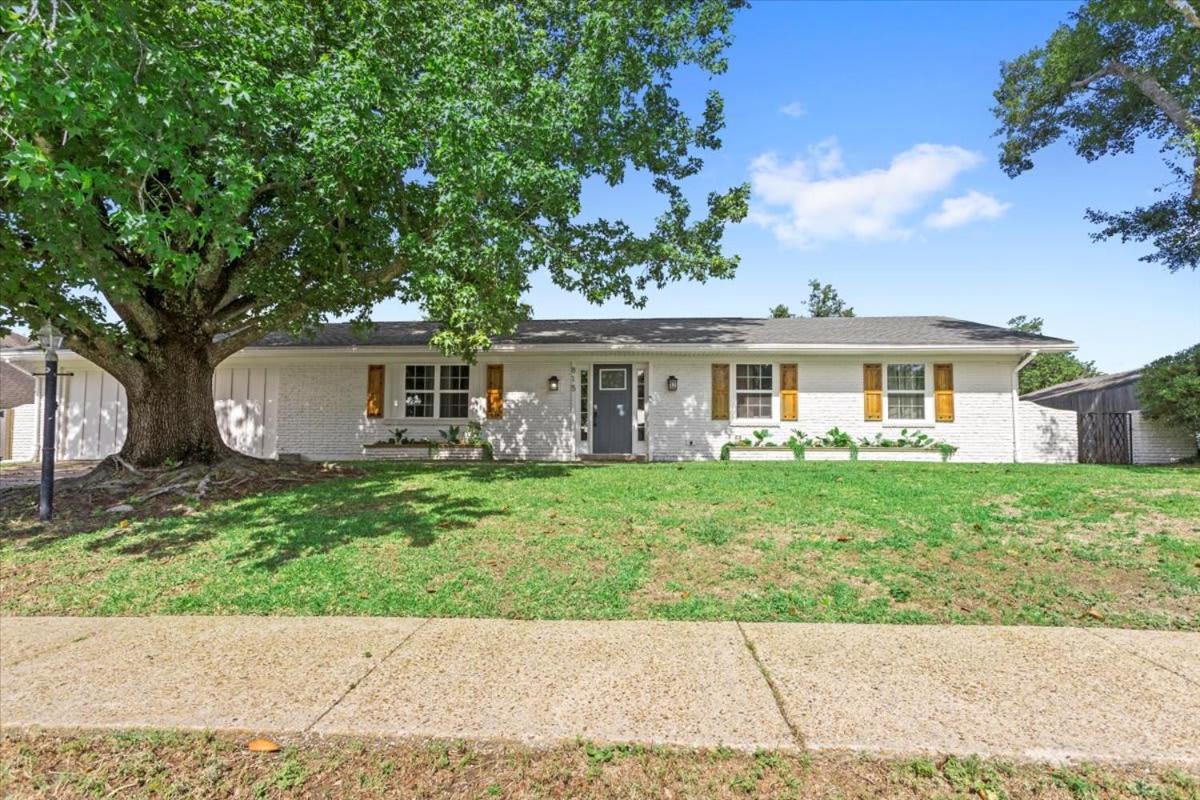 Ranch Home Gem 5Br Home Sleeps 12 With Game Room Gulfport Bagian luar foto