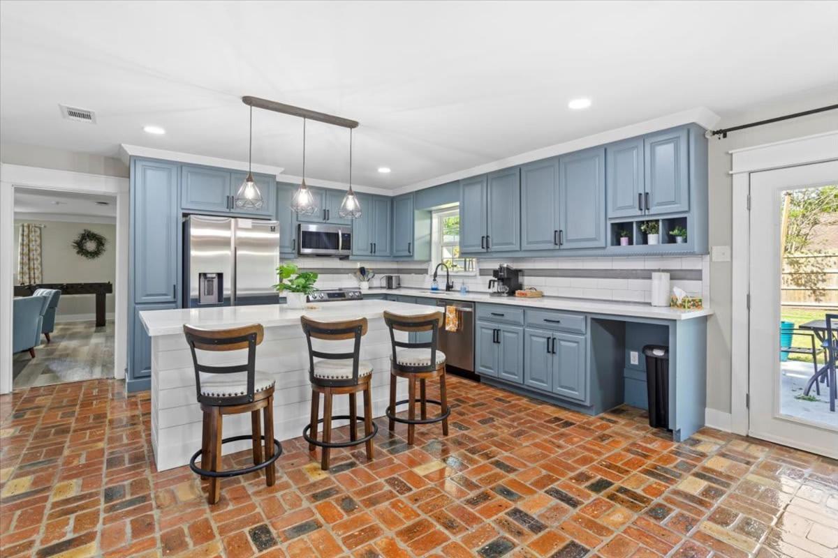 Ranch Home Gem 5Br Home Sleeps 12 With Game Room Gulfport Bagian luar foto