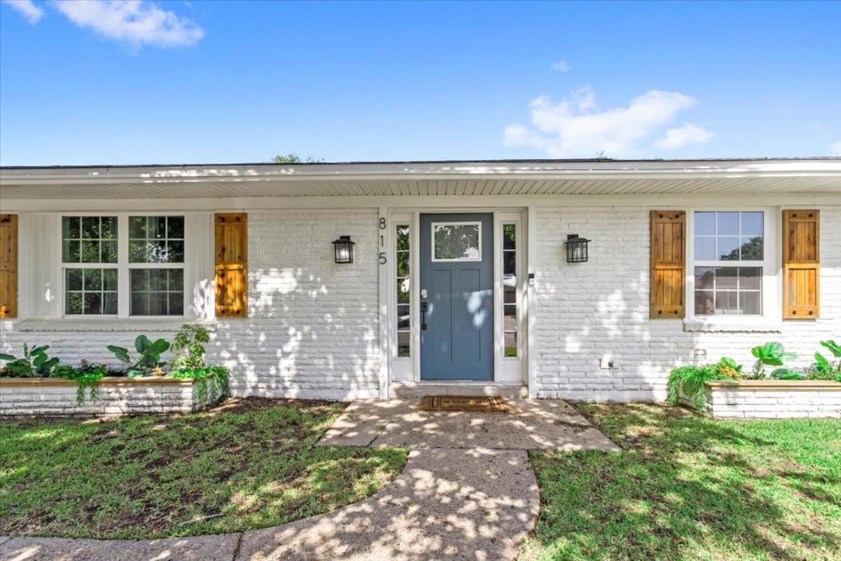 Ranch Home Gem 5Br Home Sleeps 12 With Game Room Gulfport Bagian luar foto